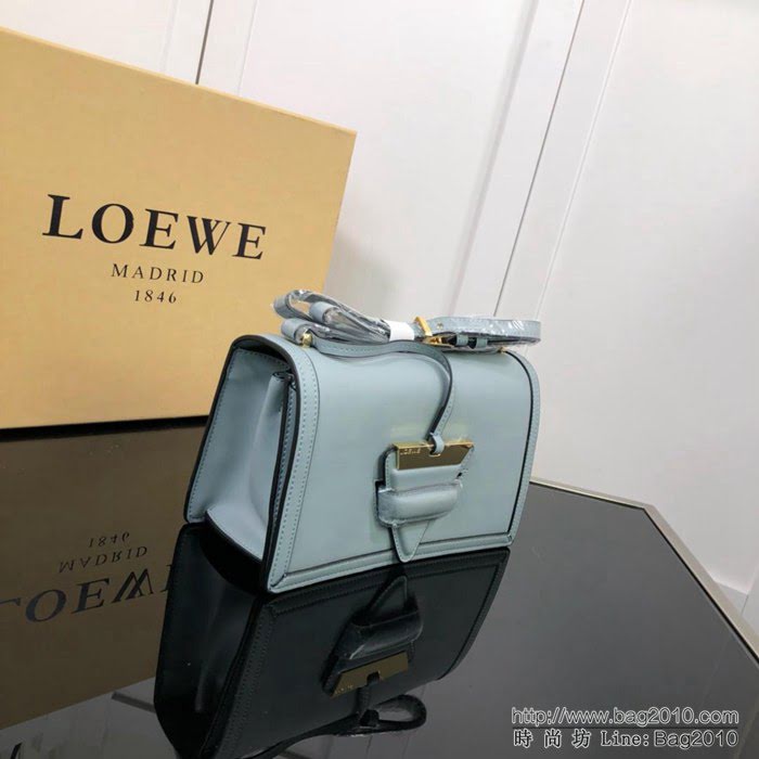 LOEWE羅意威 原單品質 Barcelona三角包 L01582016 最新概念款 牛皮肩背斜挎包  jdl1146